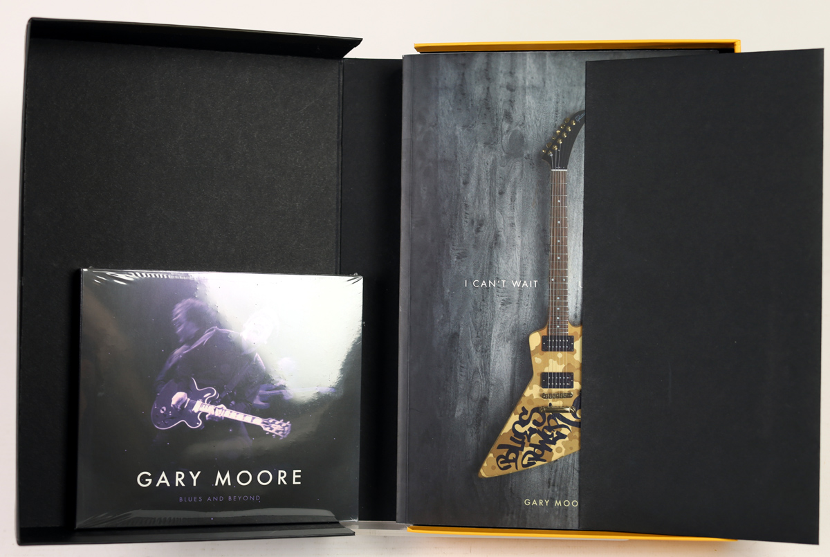 GARY MOORE - Blues And Beyond - 4 CD + Książka BOX - obrazek 4